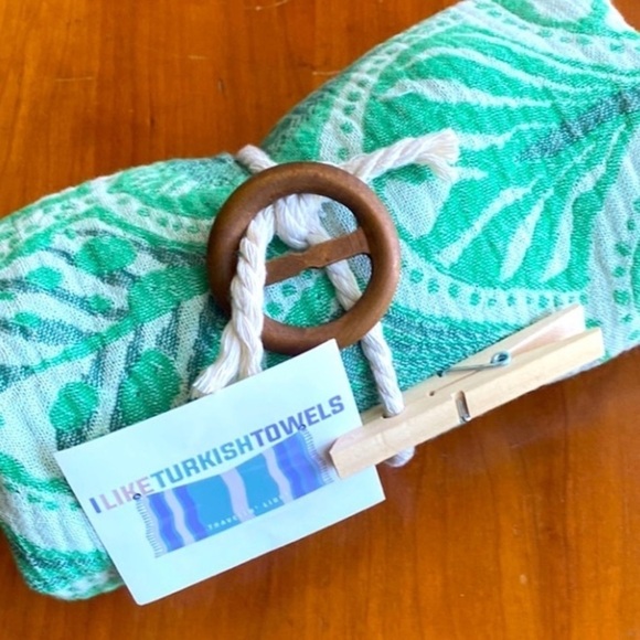 FREE Gift Wrap Rope Belt Hand Crafted Wrap Blanket Curtain Tapestry Tablecloth - Picture 4 of 16